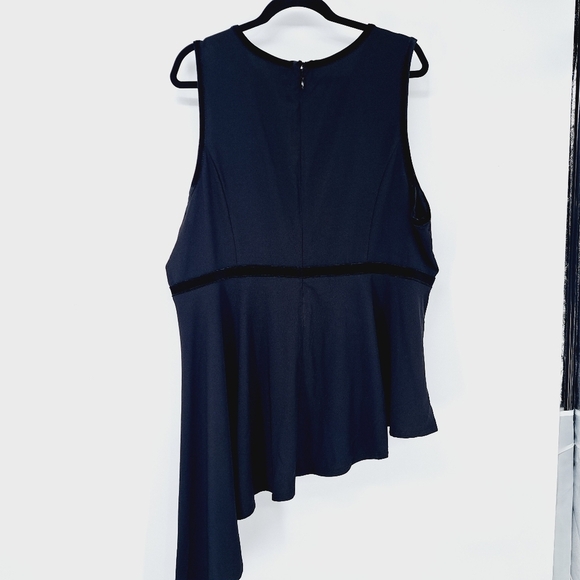 Torrid Black Asymmetrical Hem Velvet Trim Blouse Size 3X NEW - Picture 2 of 8